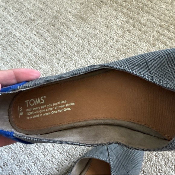 Toms Gray and Blue Casual Flats with Rounded Toe - Picture 8 of 9